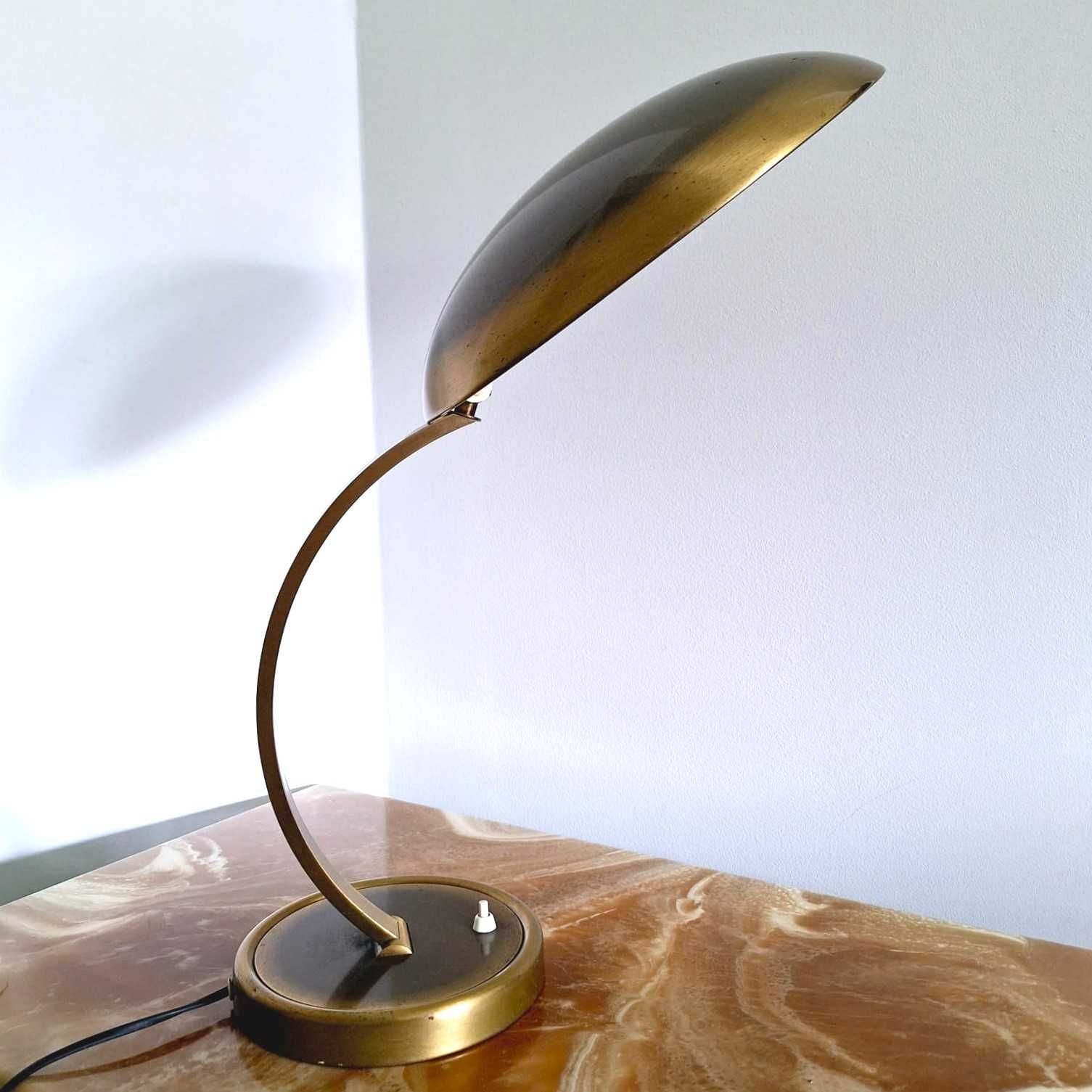 Candeeiro de mesa KAISER IDELL 6751. Kaiser 6751 table lamp