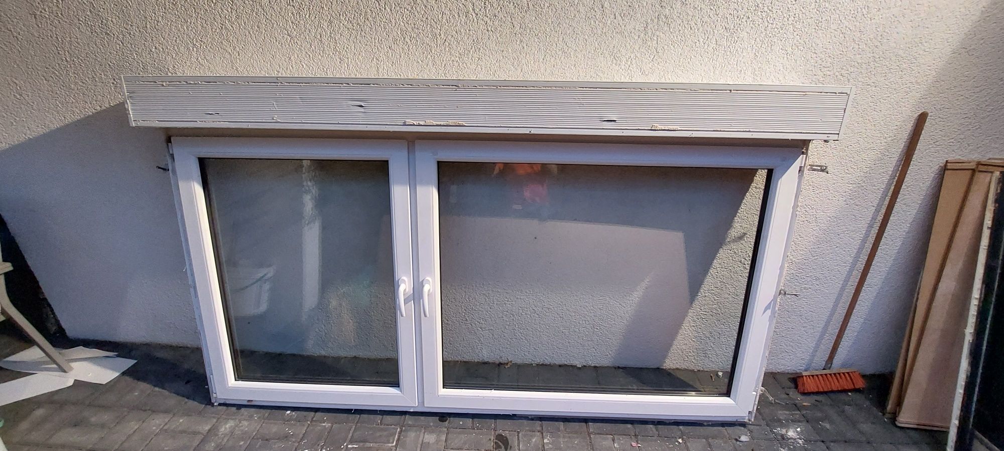 Okno PCV z  roletą z demontażu 236x136 cm