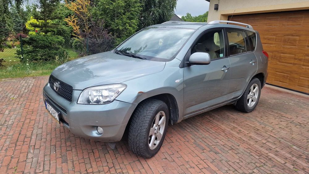 Toyota RAV4 Sprzedam TOYOTA RAV4 2006 - automat, bogate wyposażenie, bezywpadkowy!