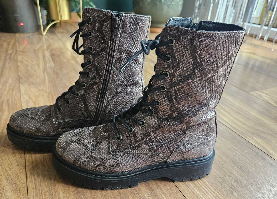 Botki Geox r. 35 skóra za kostkę wzór węża