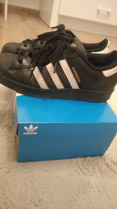 Buty Adidas serii Superstar