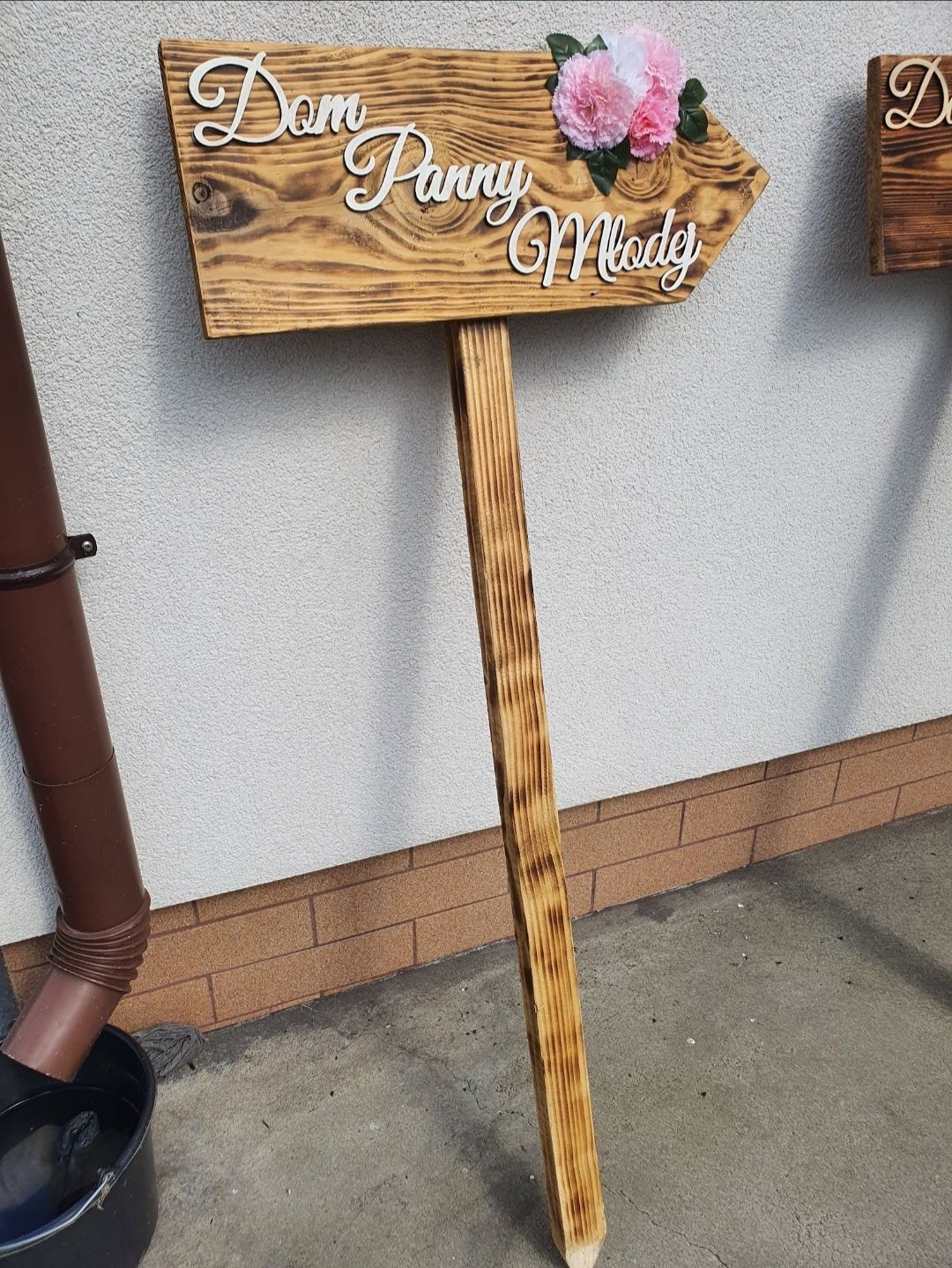 Drogowskaz DOM PANNY MŁODEJ / PANA MŁODEGO drewniane solidne