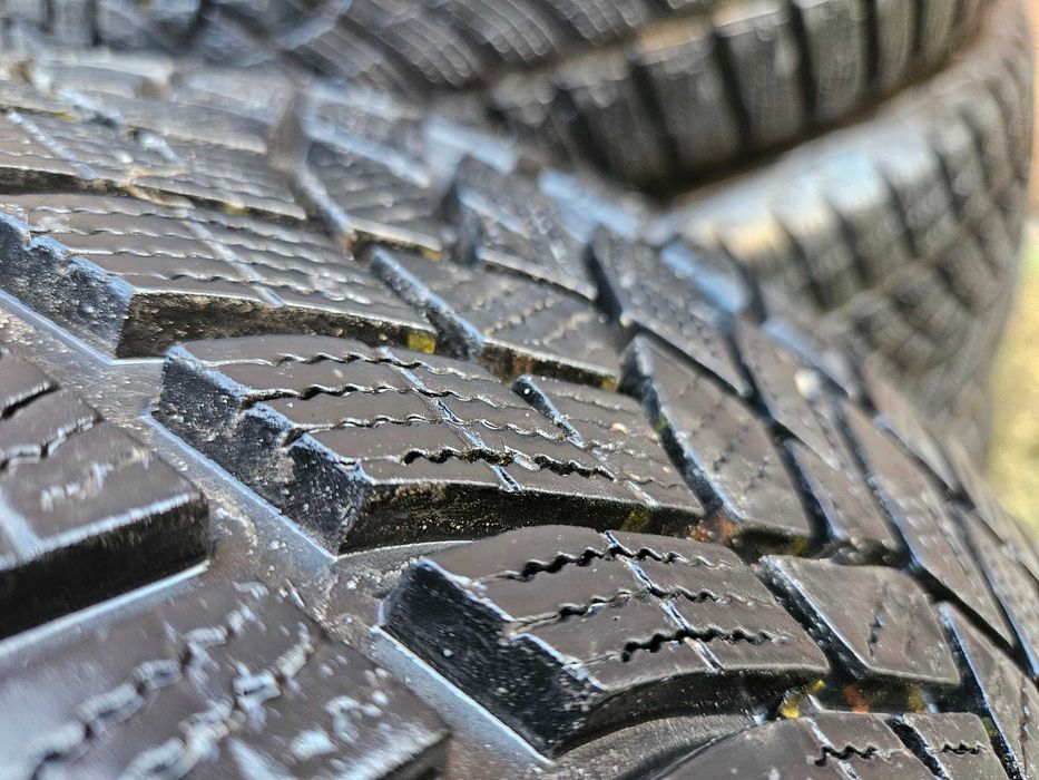 Komplet opon zimowych 225/45R17