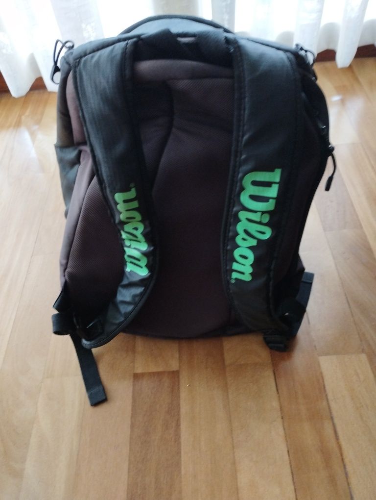 Saco de tenis Pacific; Mochila Wilson