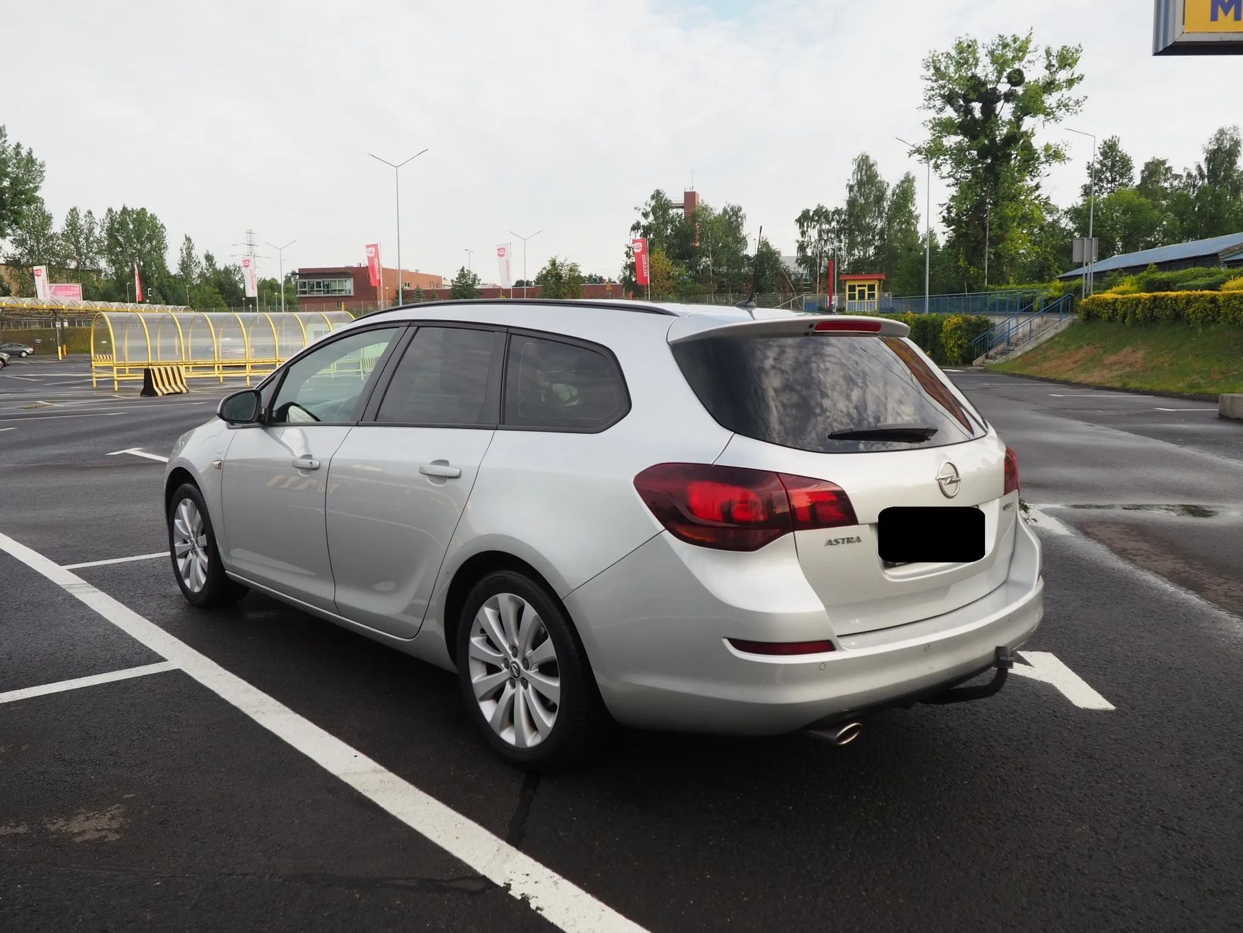Opel Astra J 1.4 Turbo Sports Tourer, 140 KM - prywatnie