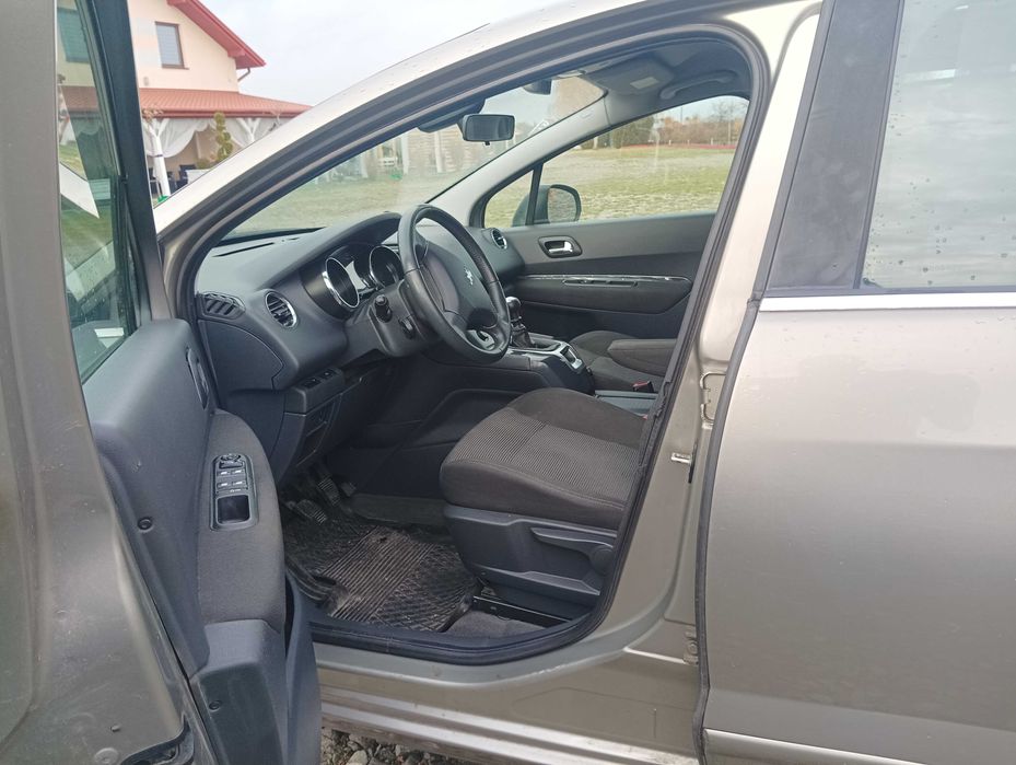 peugeot 2010r 7-osobowy 1.6 HDI