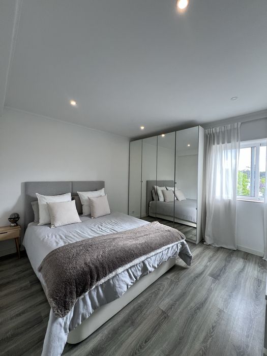 Alugo apartamento t3 Sobreda! Entrada em novembro. 2 rendas e 1 caução