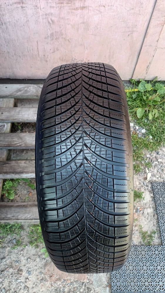 215/60/17 Goodyear Vector 4Seasons Gen-3 215/60 R17 100H XL