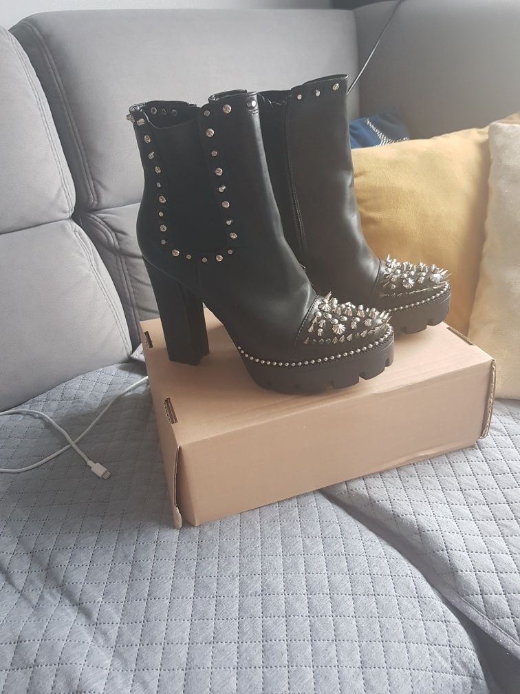 Botki Deezee nowe r.39