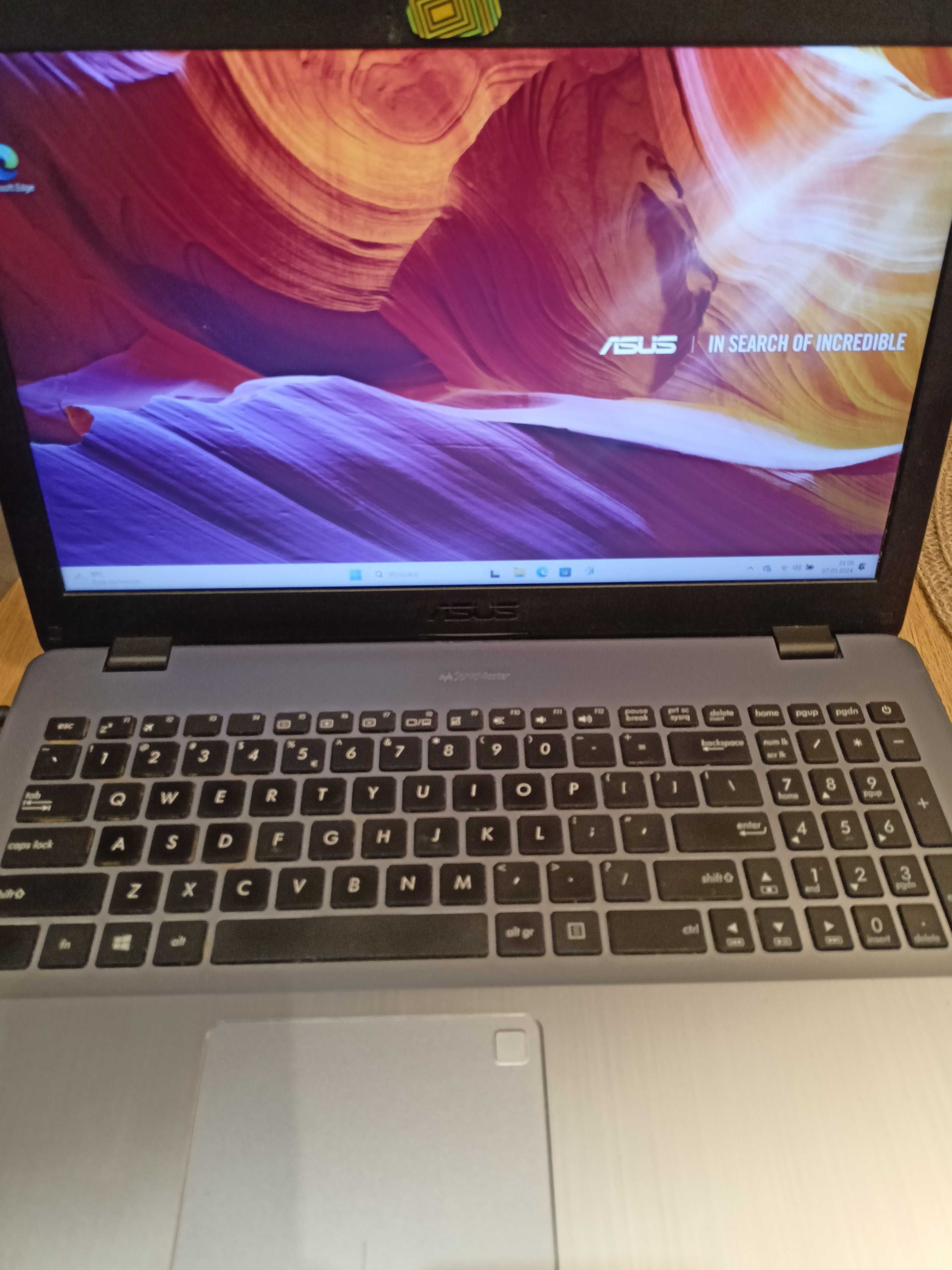 Laptop Vivobook Asus X542uf