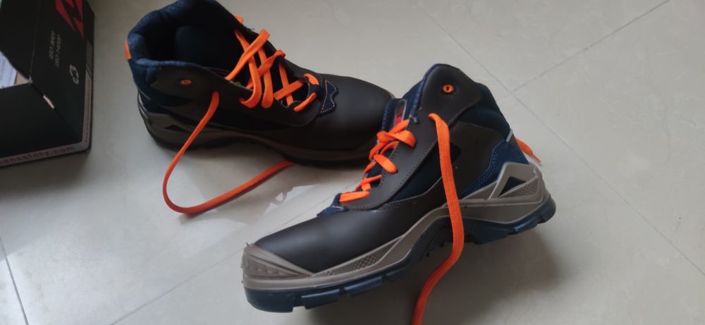 Buty robocze rozmiar 43 rękawiczki gratis