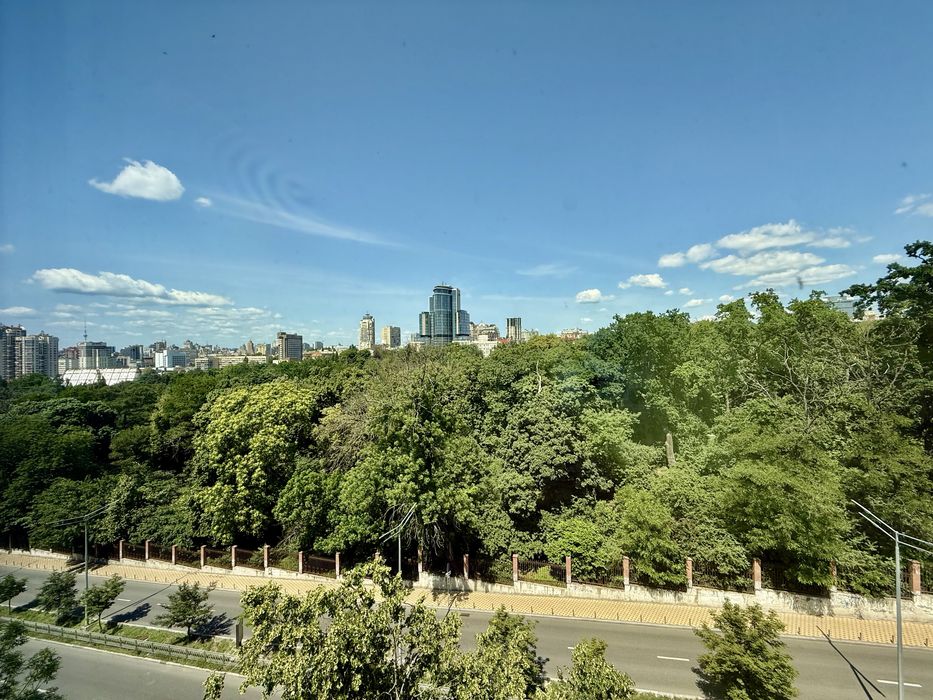 Видовая двухэтажная квартира с террасой на крыше, ул. Л. Толстого, 25