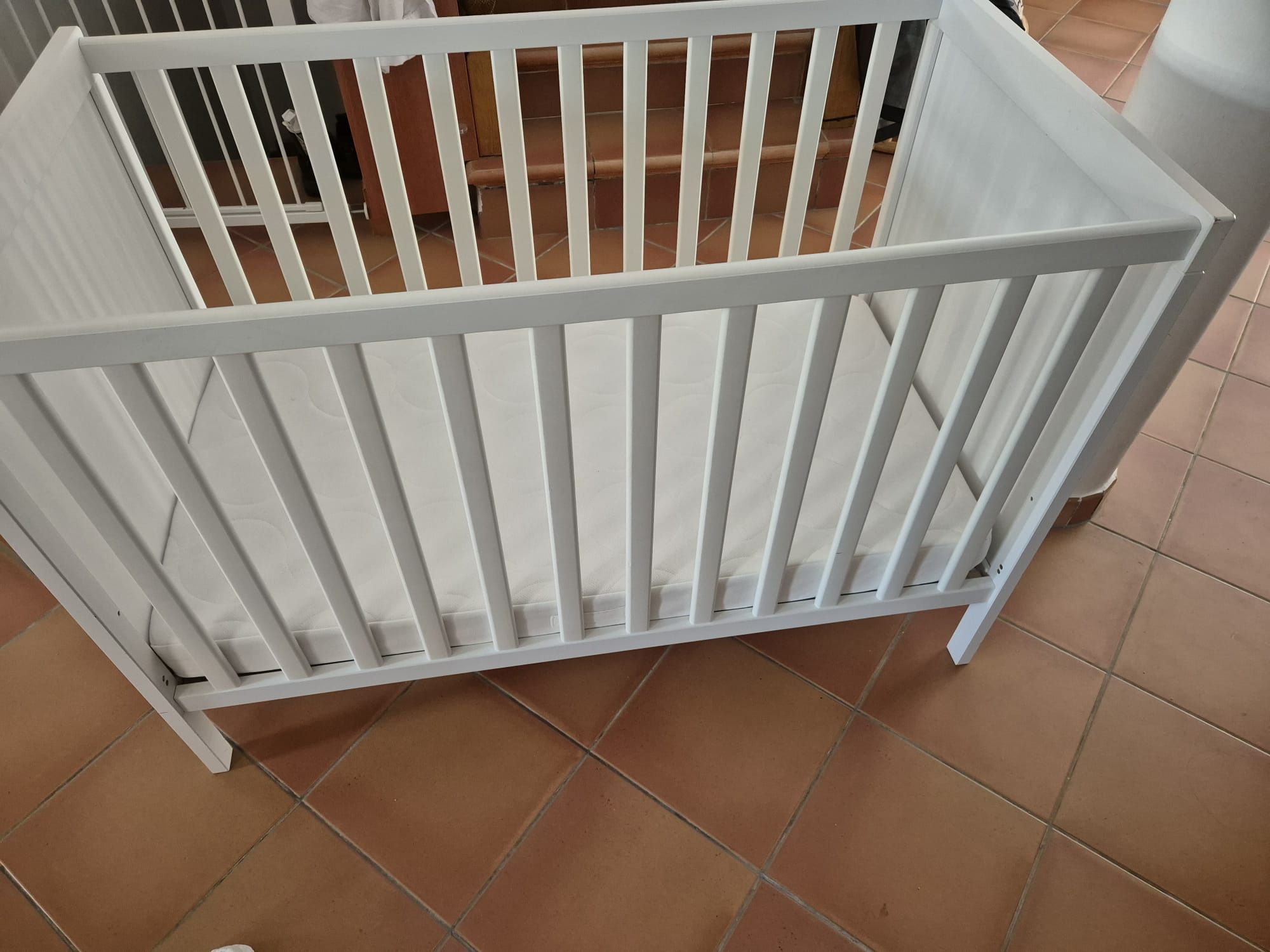 Berço de bebé IKEA completo