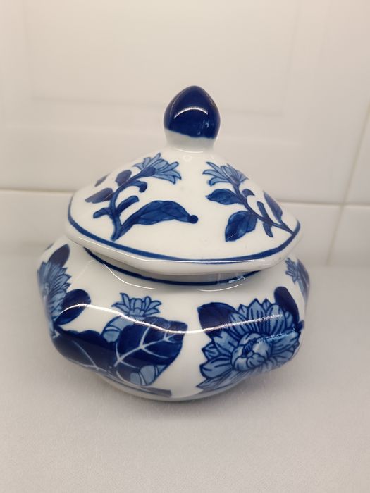 Bomboneira, Açúcareiro, pote Porcelana. Como Novo. 17cm