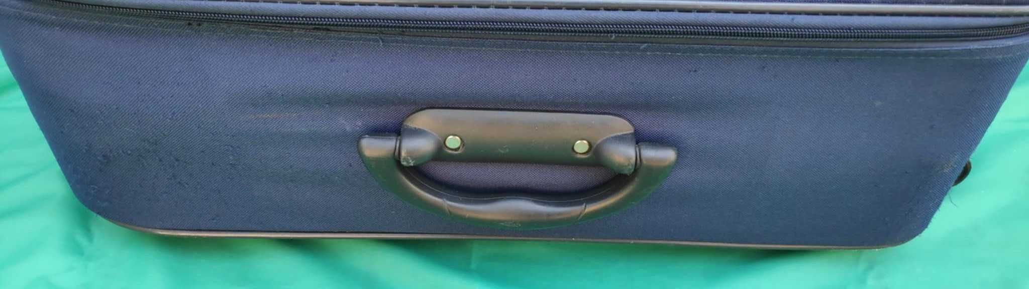 Mala viagem com rodas.