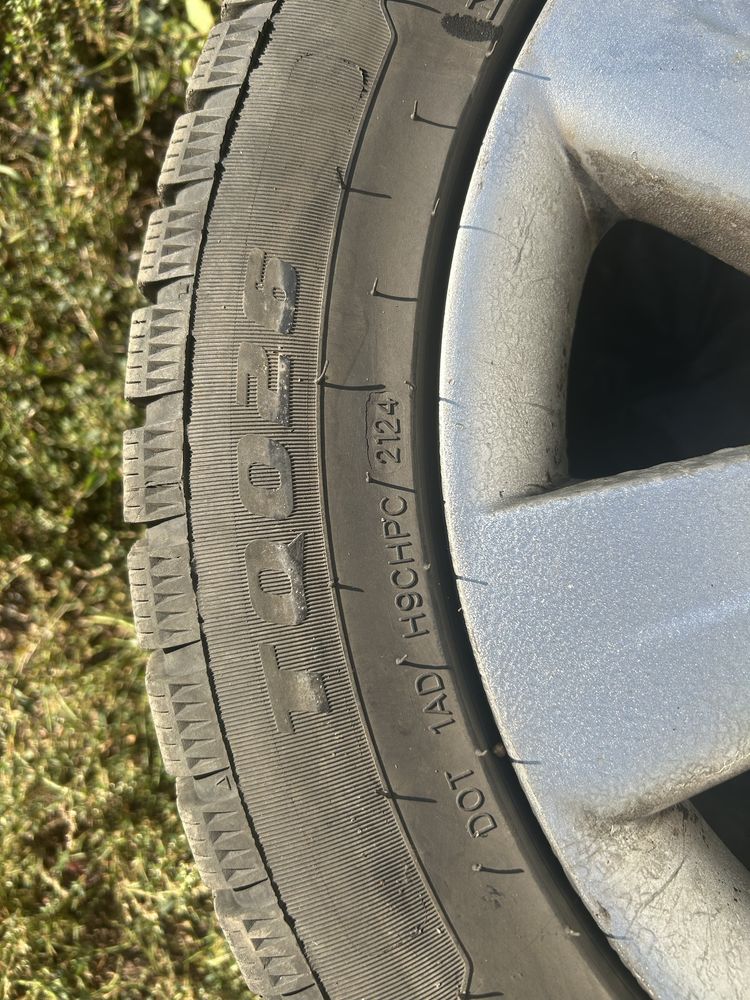 Продам гуму зимову Турки Китай кількість 4шт рік 12неділя 24 року