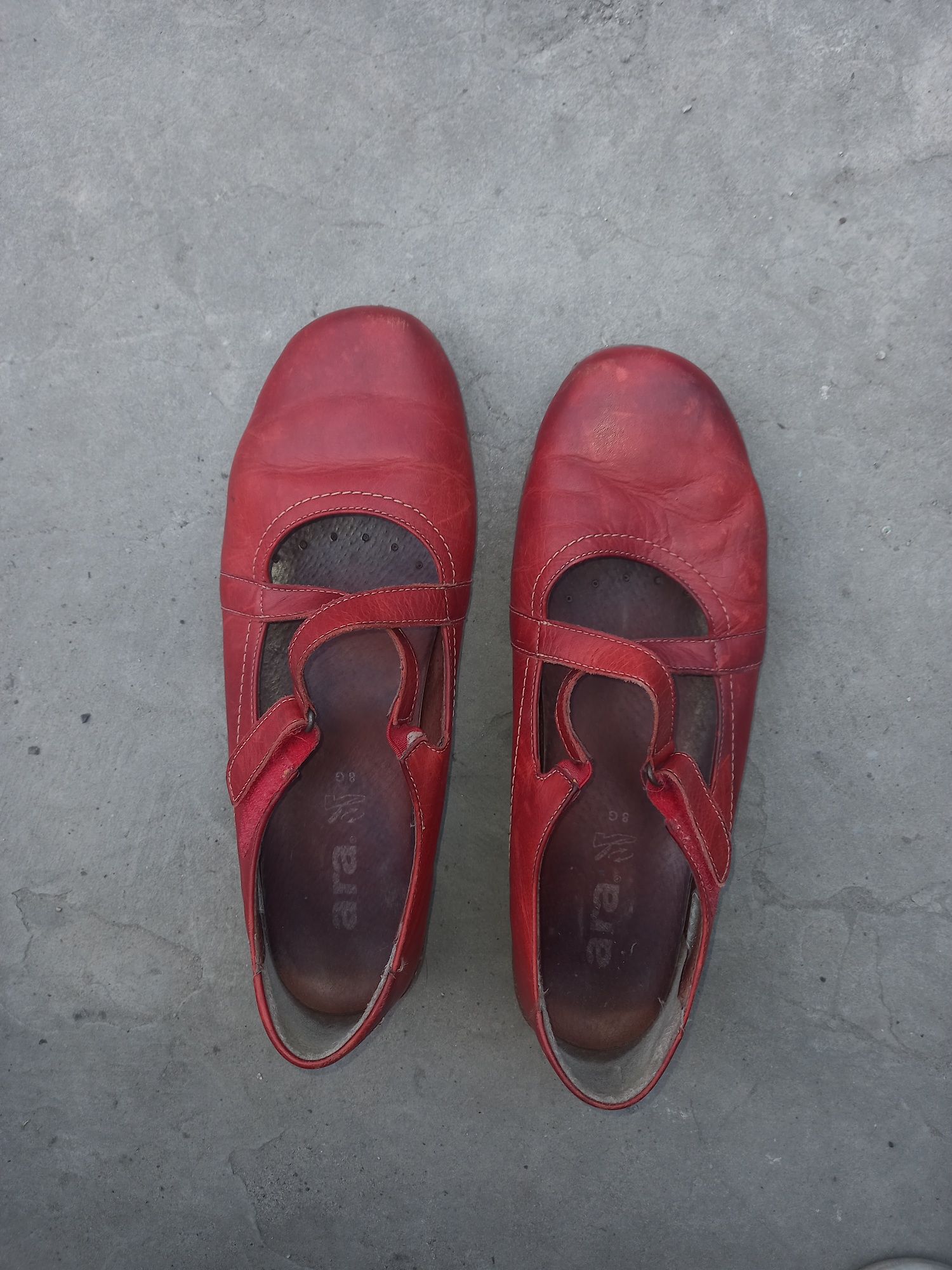 Туфлі червоні 42