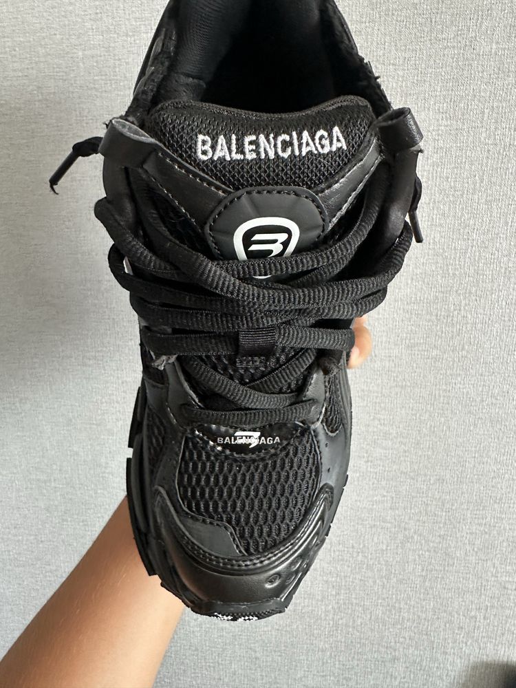 balenciaga runner черного цвета 38 размер