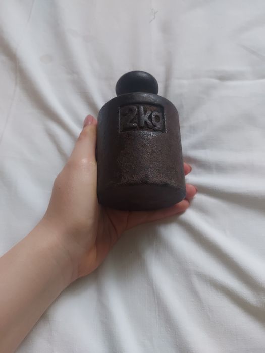 2kg odważnik żeliwny Stary
