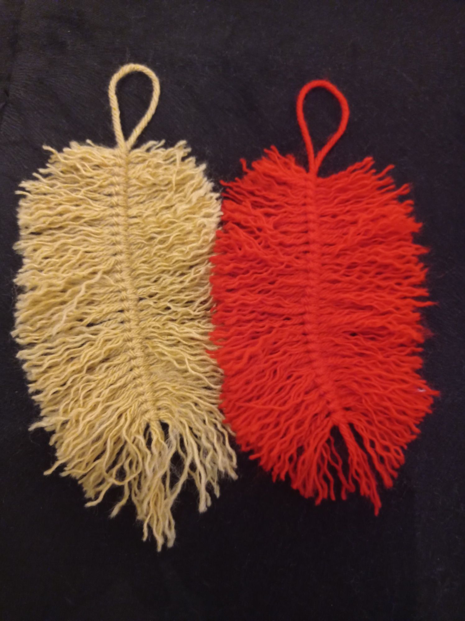 Penas de lã (várias cores) - 1€ cada