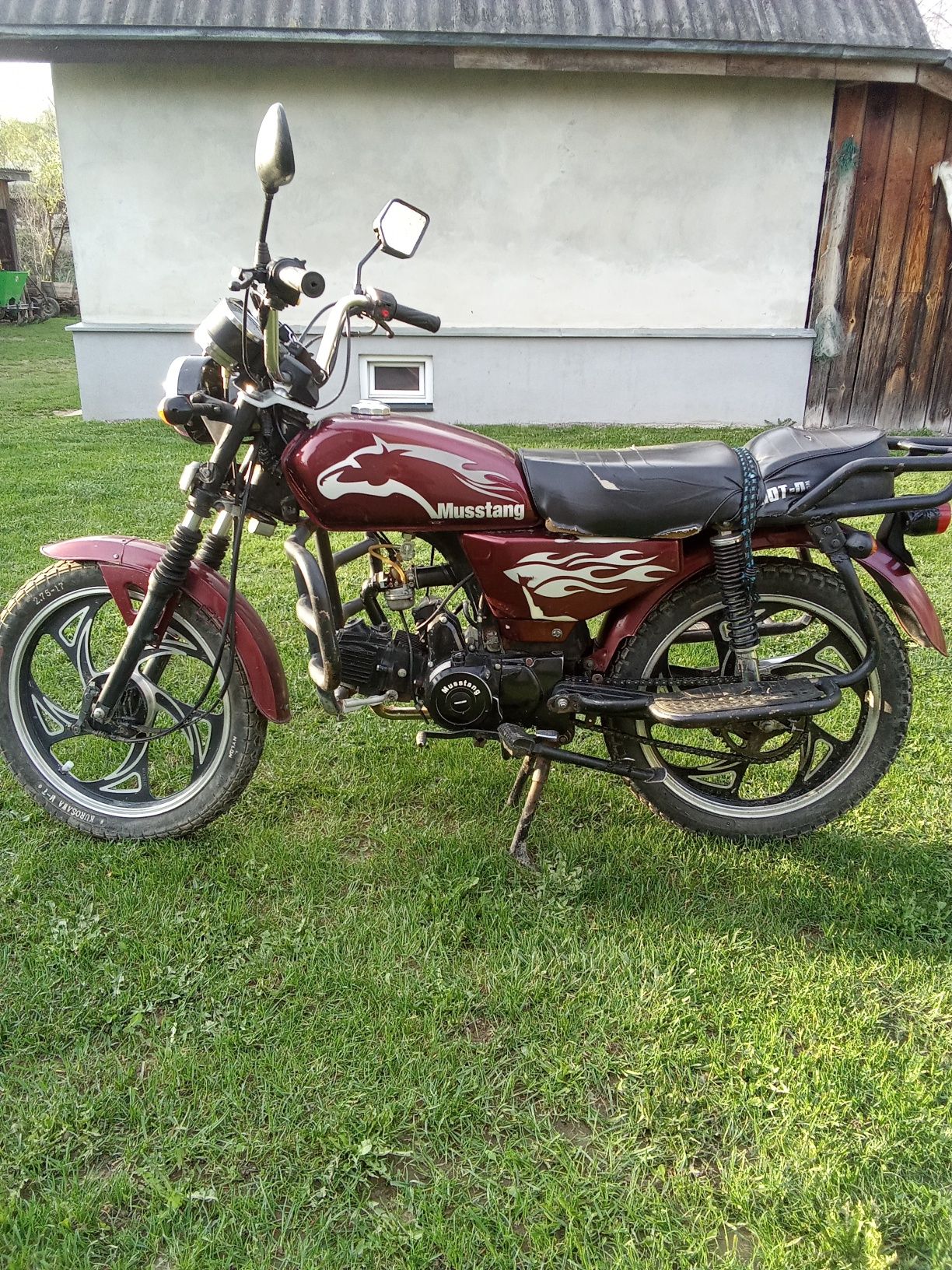 Мотоцикл Мустанг 107