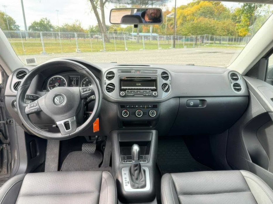 Volkswagen Tiguan SE 4Motion      2014