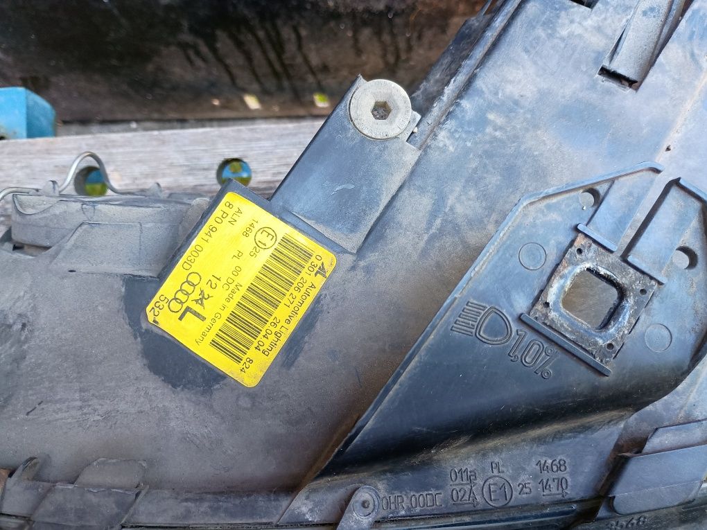 Audi S3 8P lampa Xenon przednia prawa AL