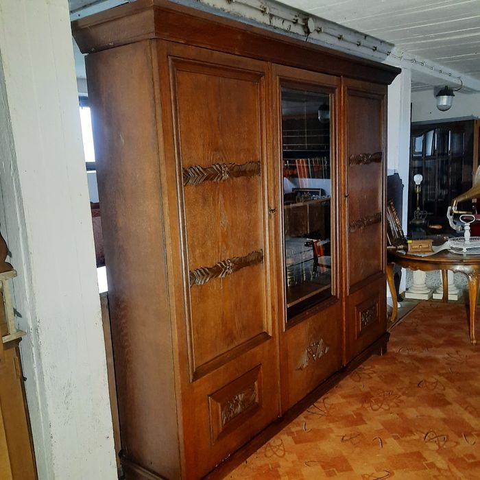 Stara ładna bibloteka rozbieralna