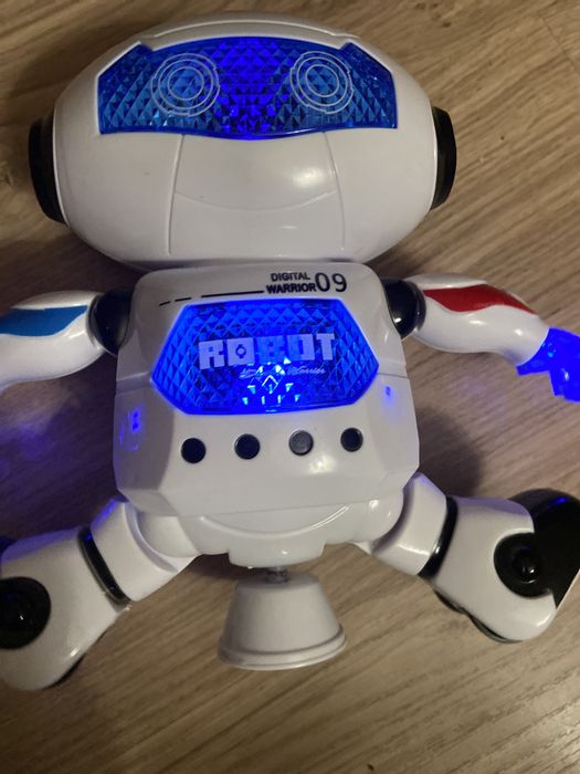 Робот інтерактивний, танцюючий