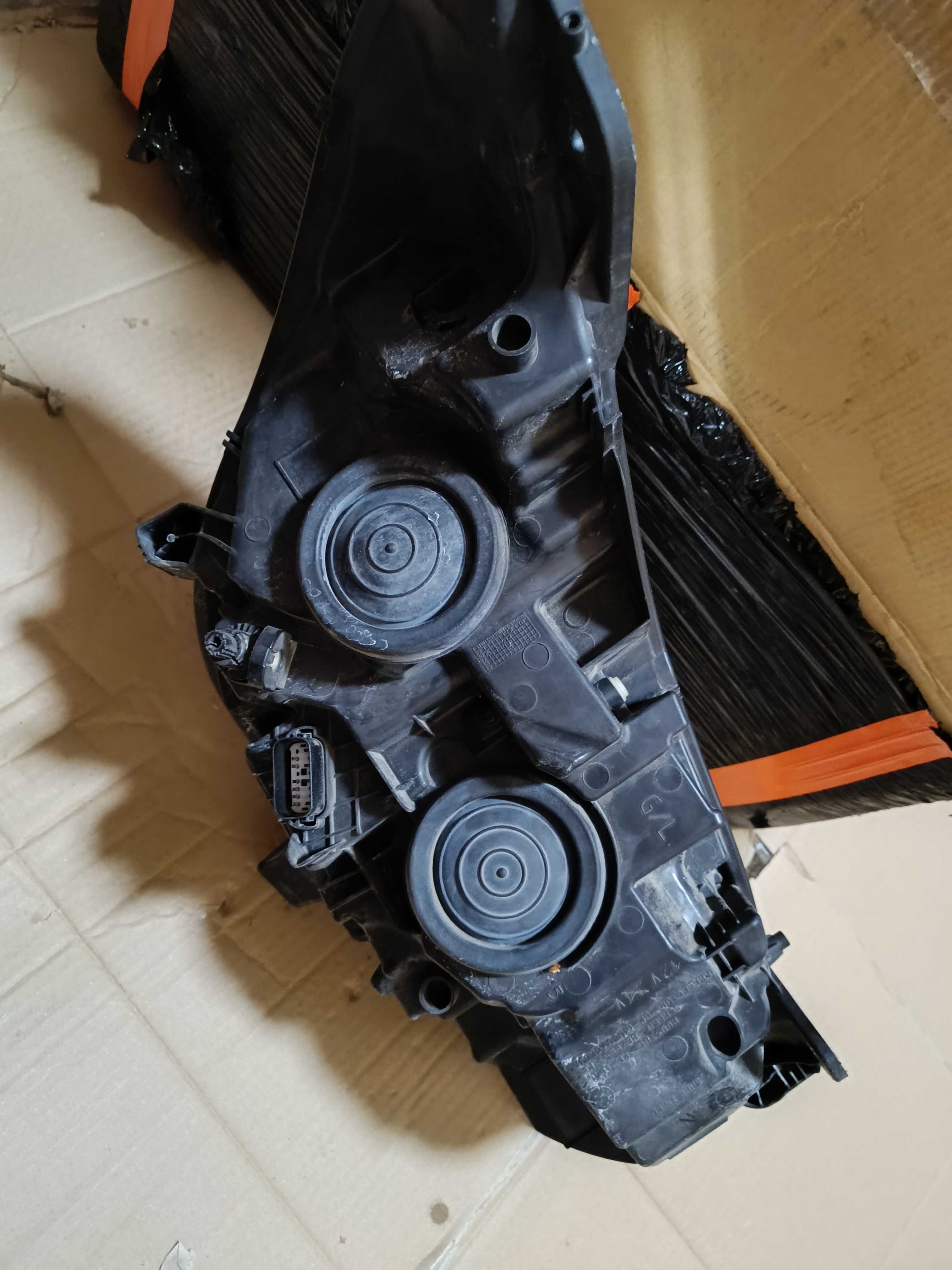 Lampy, reflektory Ford S-Max Mk2 2015-