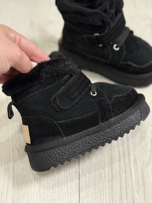 Продам дитячі зимові чоботи. Натуральний замш.