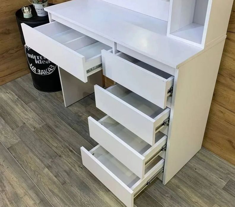 Солик стіл макіяжний з відсвіткою led лампи