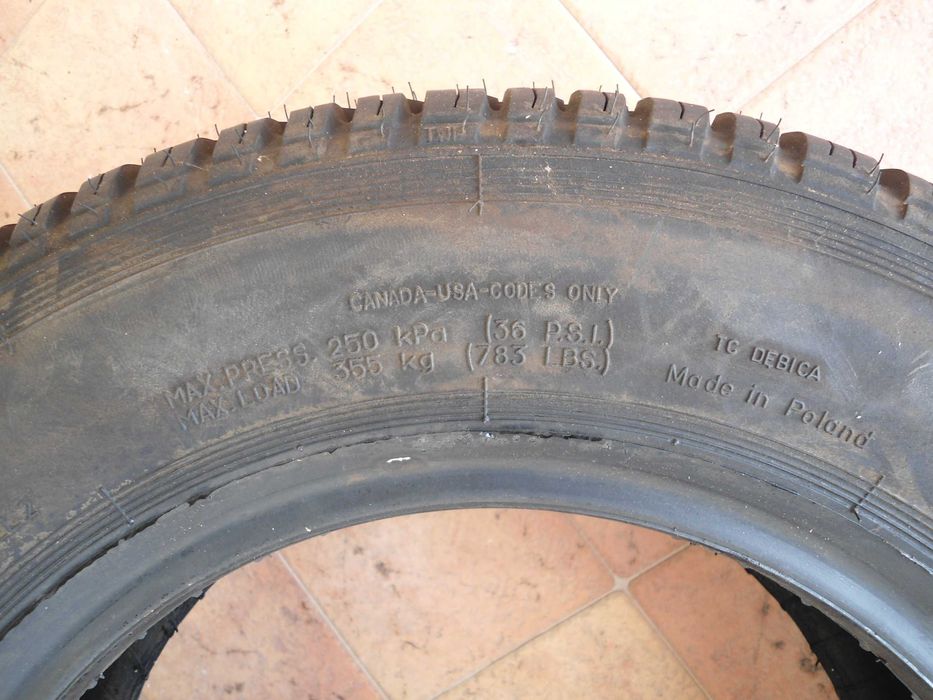 Pneu 145 / R12 NOVO Marca Debica