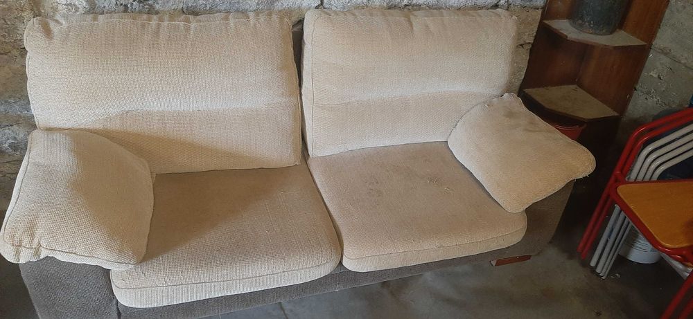 Dois Sofás em bom estado