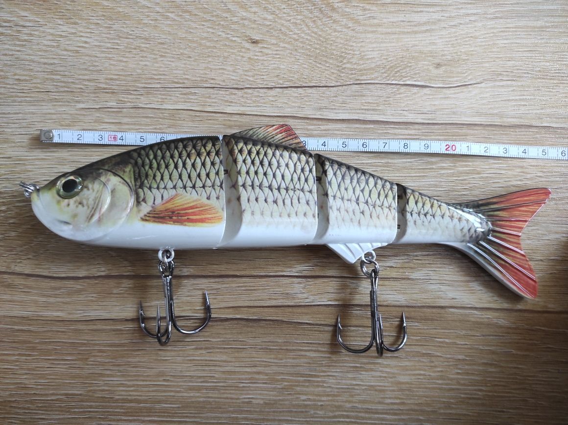 Duży wobler 25 cm 135 gram , na suma , sum , z grzechotką