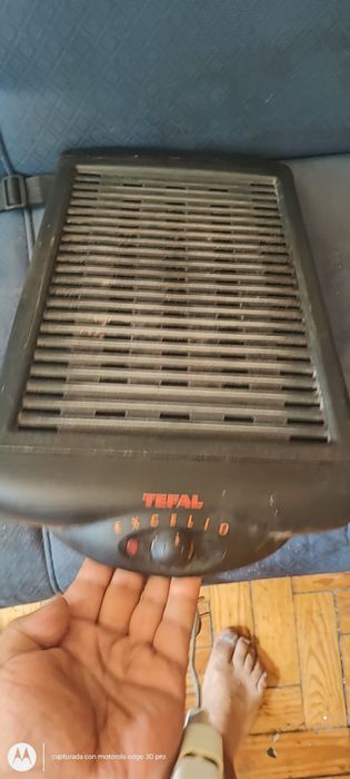 Vendo este grelhador para asar eléctrico