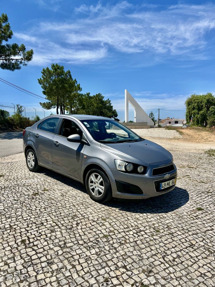 Chevrole Aveo 1.2 LT - Financiamento
