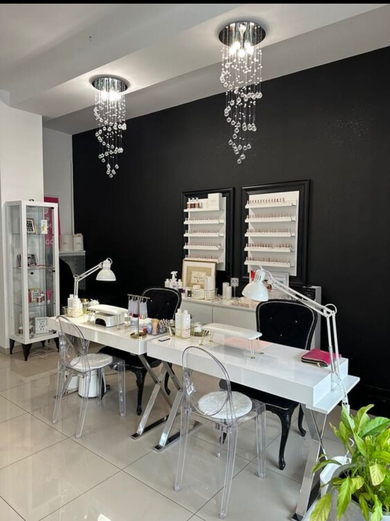 Wynajmę pomieszczenie 20 m2 w salonie kosmetycznym Piaskowa Góra