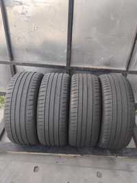 Продам шини 235/45R17