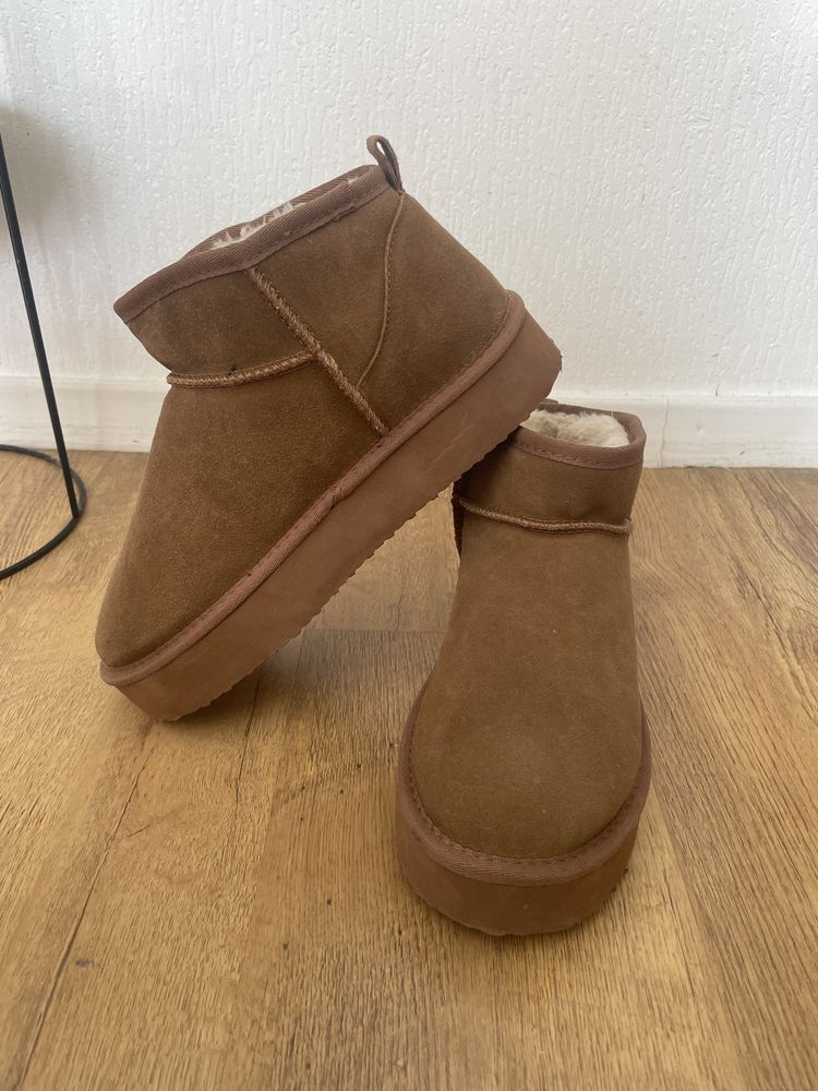 Сапожки Reserved, типу Ugg