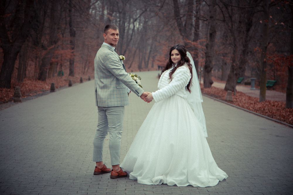 Свадебный,семейный фото-видеограф Умань . Работаем по Украине.