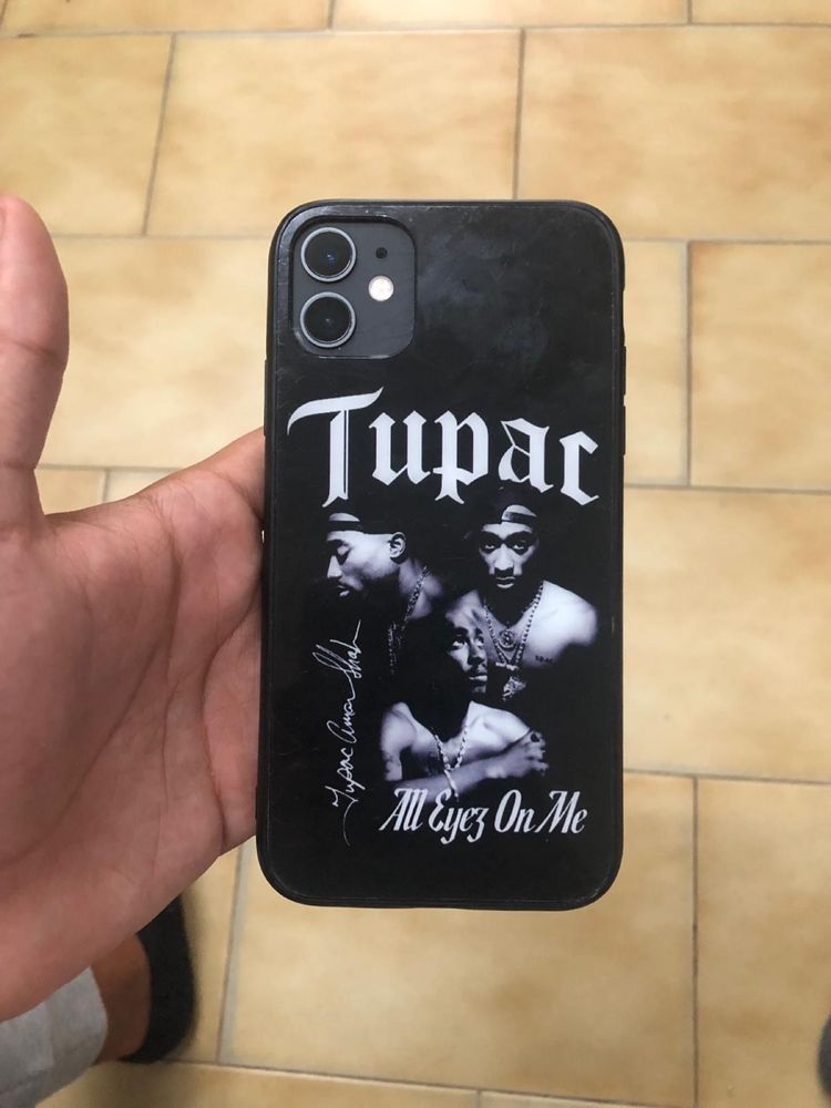 Iphone 11 com o vidro de traz partido