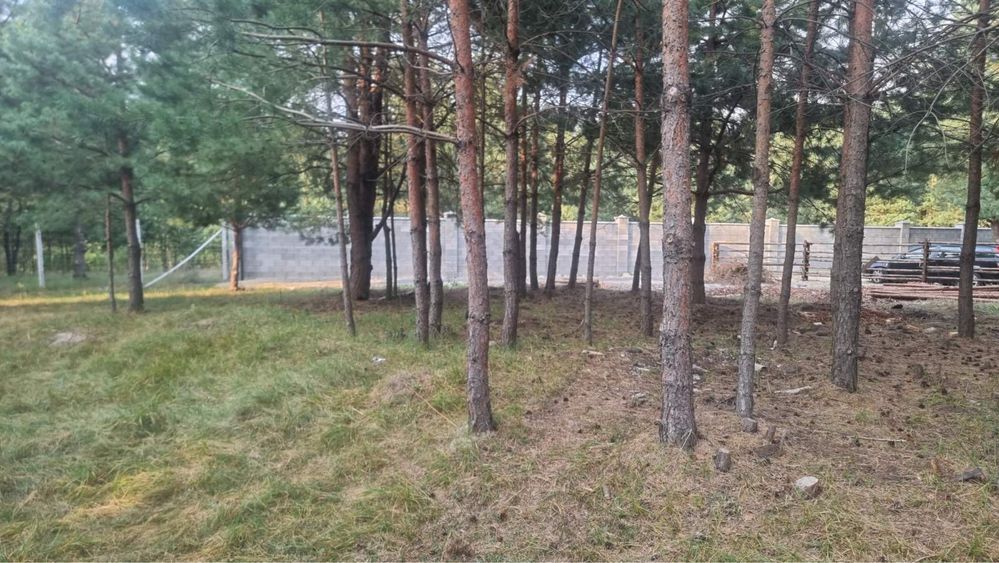 Продам ділянку під комерцію  . Сарни . Варшавська траса . Фасад