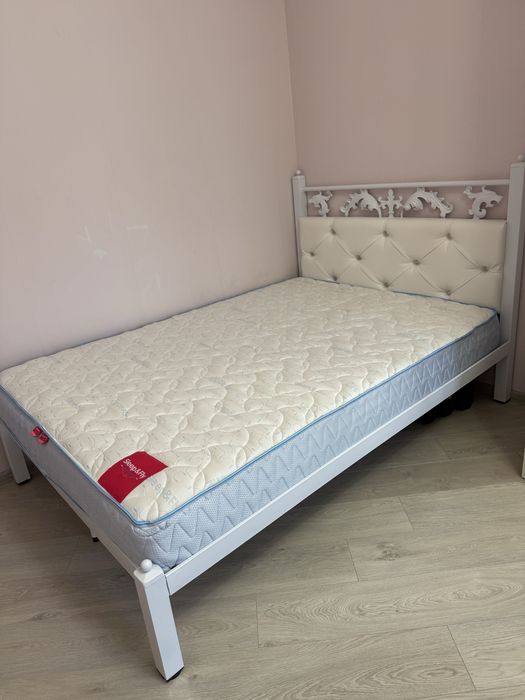 Продам полуторную кровать