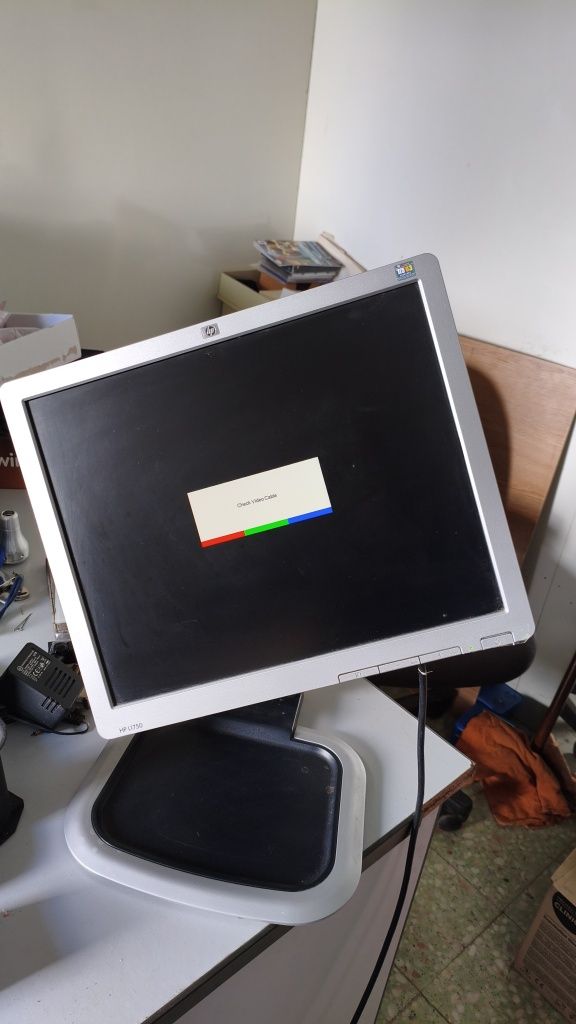 Monitor HP L1750