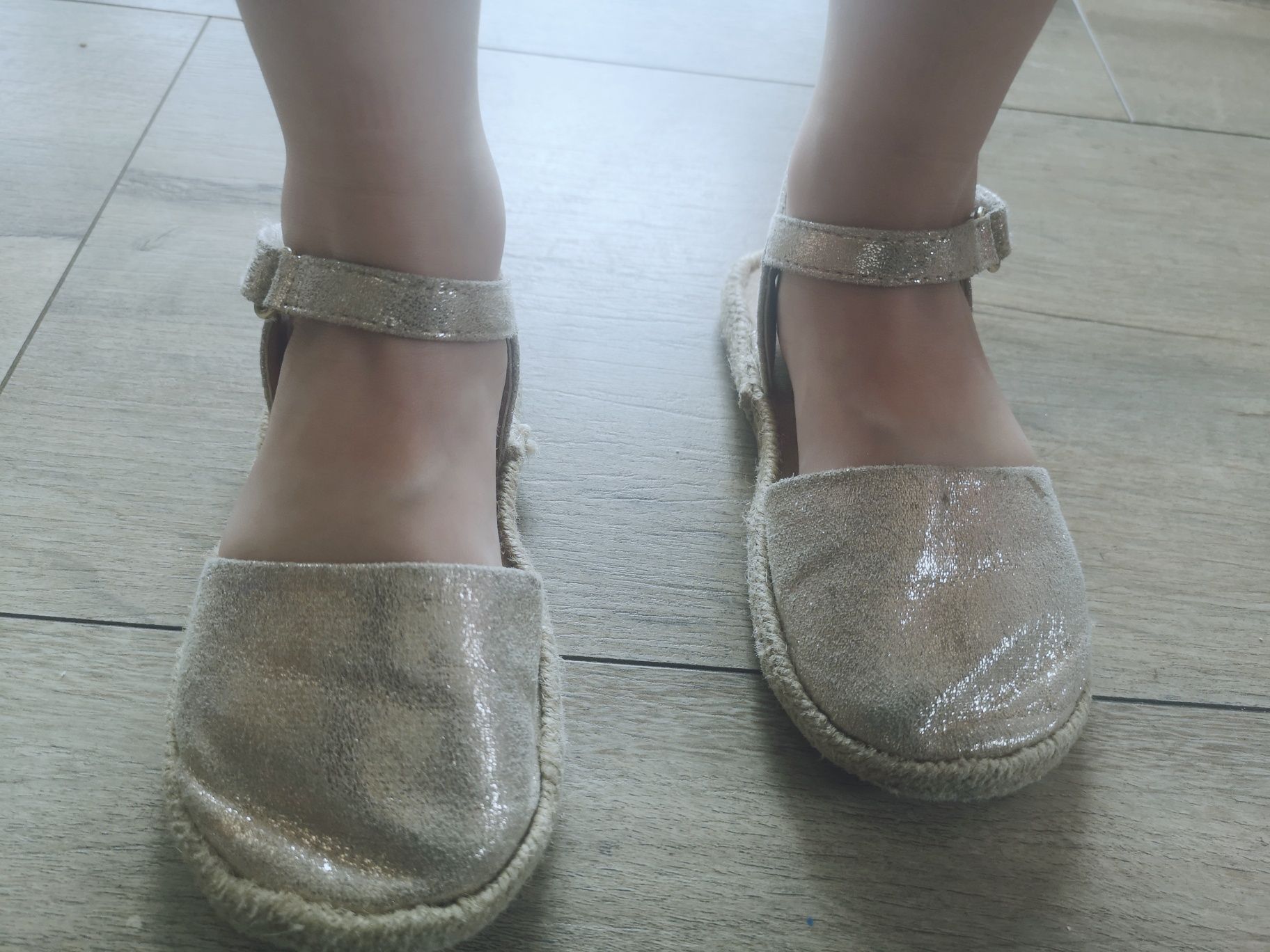 Buciki H&M sandałki 25 rozmiar złote na święta  jasne + torebka plecak