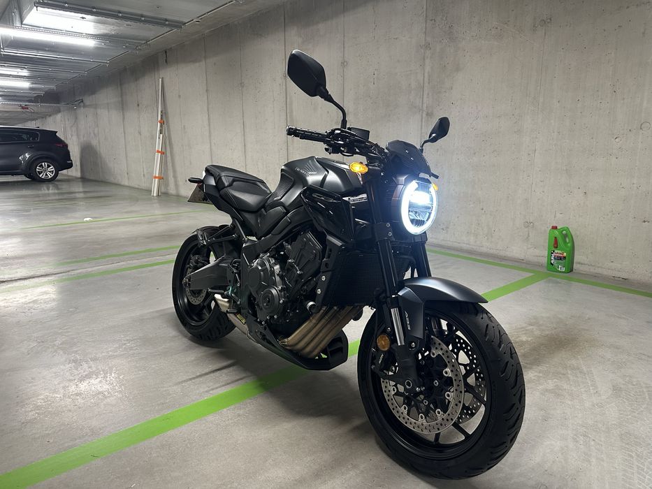 Honda CB650R Black Edition