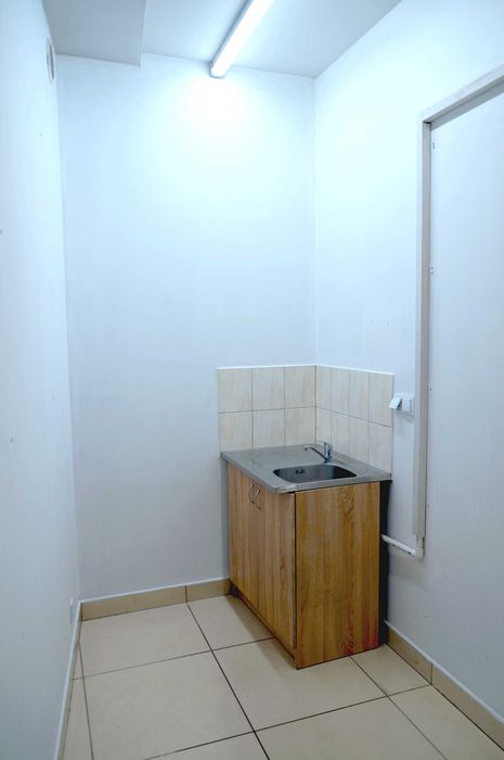 Do wynajęcia lokal 74m² na parterze,  handlowe centrum miasta