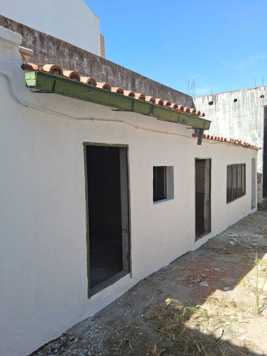 Aluga se casa e oficina