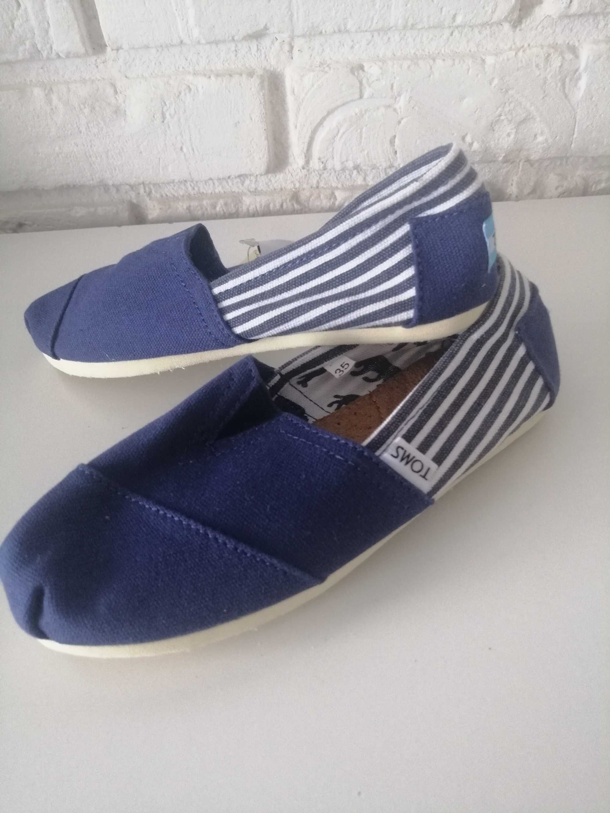 Nowe, granatowe lekkie buty rozmiar 35